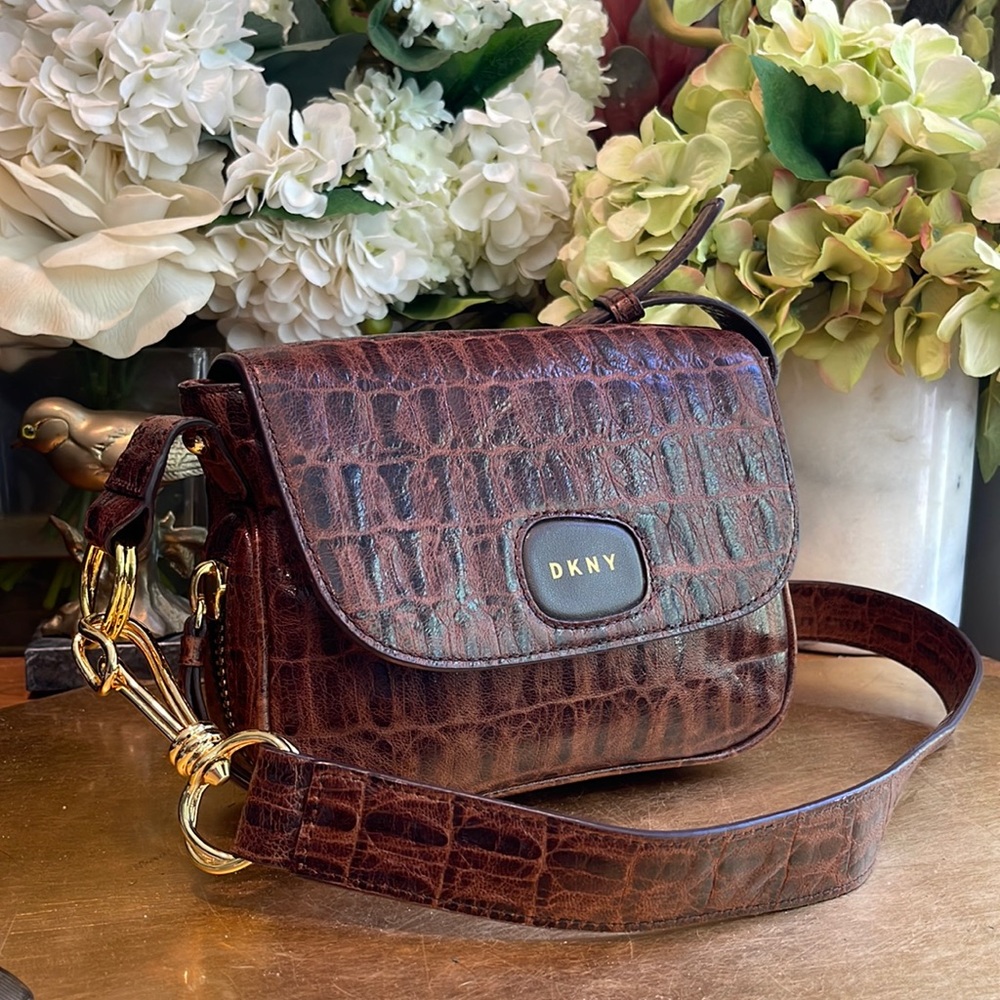 NWOT! Donna Karan DKNY Crocodile Embossed Lambskin Expandable Leather Crossbody
